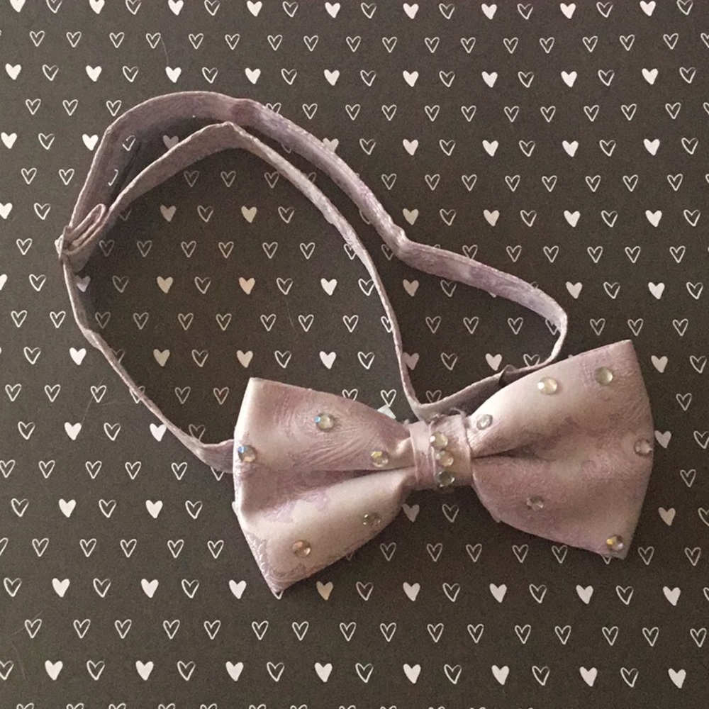 Purple detailed and diamond bow tie